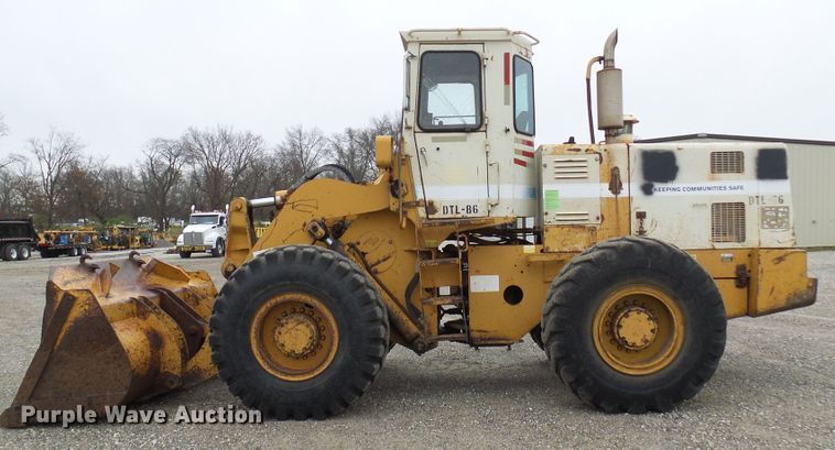 image for item DG2132 1984 International Harvester 530  wheel loader