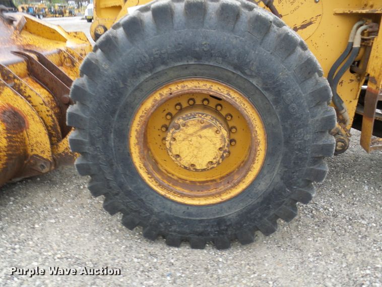 image for item DG2132 1984 International Harvester 530  wheel loader