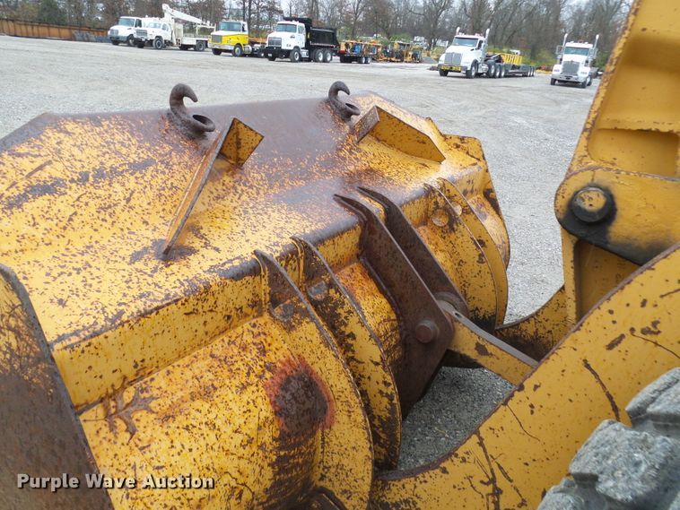 image for item DG2132 1984 International Harvester 530  wheel loader