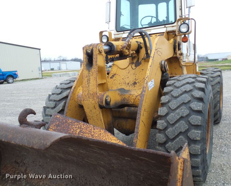 image for item DG2132 1984 International Harvester 530  wheel loader