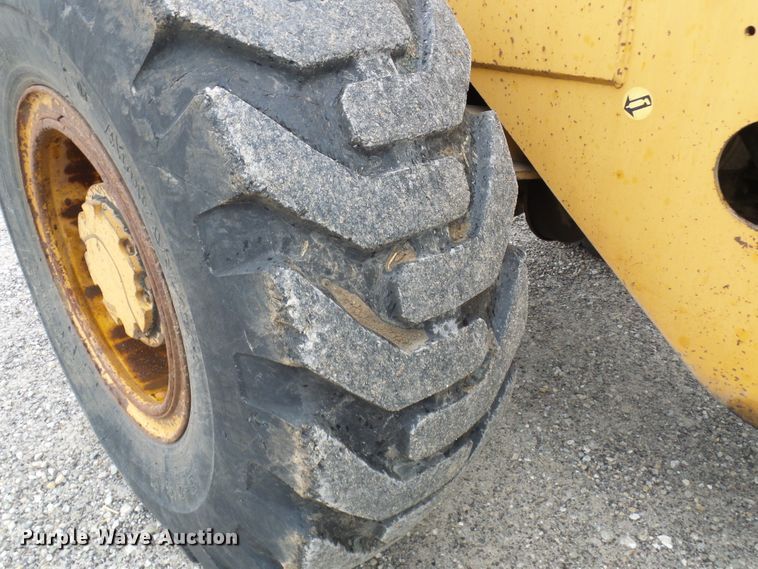 image for item DG2132 1984 International Harvester 530  wheel loader