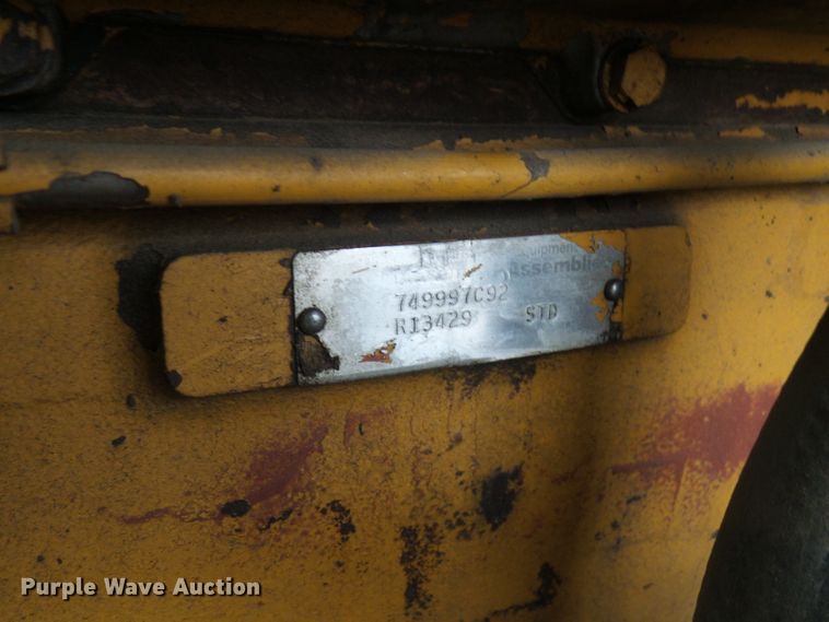 image for item DG2132 1984 International Harvester 530  wheel loader