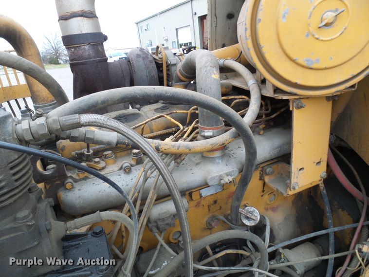 image for item DG2132 1984 International Harvester 530  wheel loader