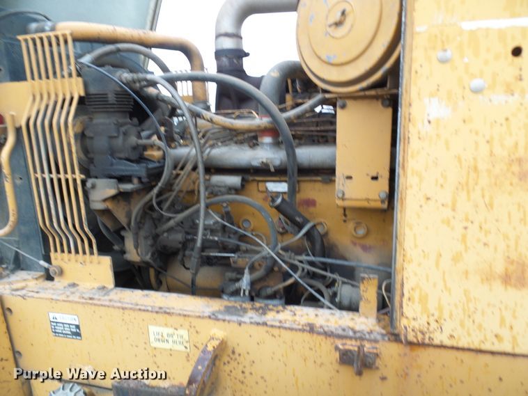 image for item DG2132 1984 International Harvester 530  wheel loader