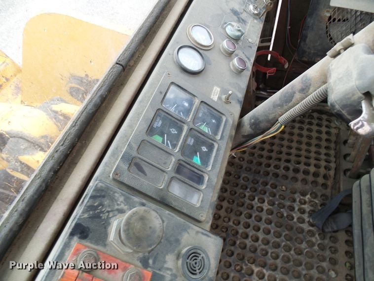 image for item DG2132 1984 International Harvester 530  wheel loader