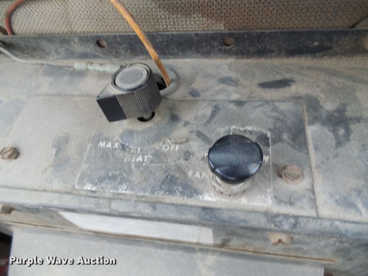 image for item DG2132 1984 International Harvester 530  wheel loader