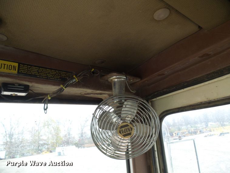 image for item DG2132 1984 International Harvester 530  wheel loader