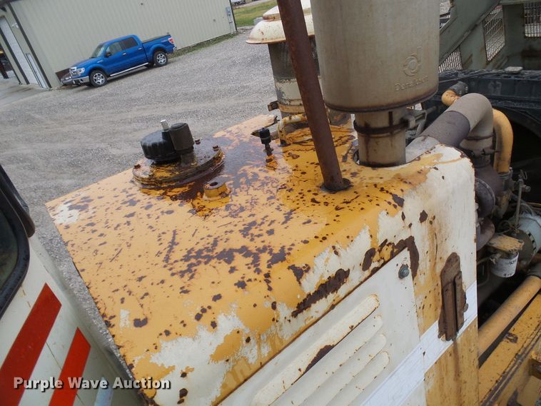 image for item DG2132 1984 International Harvester 530  wheel loader