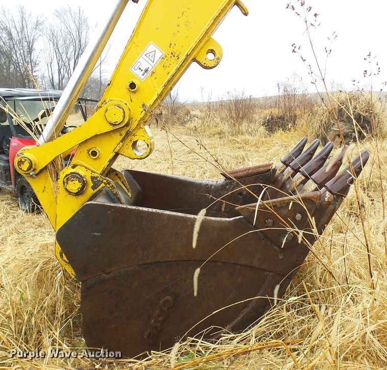 image for item DG2134 1998 Komatsu PC220LC-6LE  excavator