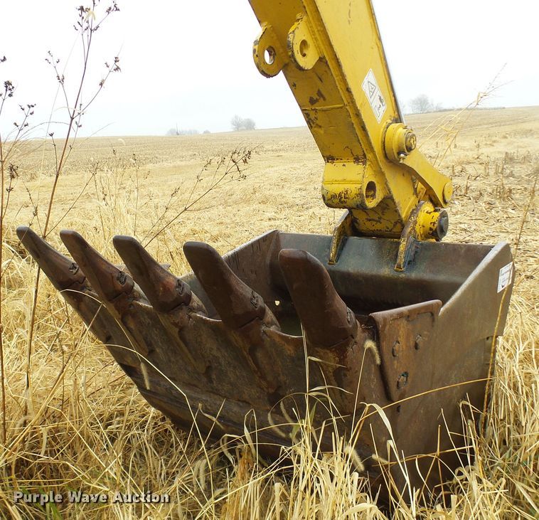 image for item DG2134 1998 Komatsu PC220LC-6LE  excavator