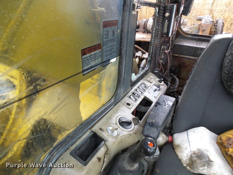 image for item DG2134 1998 Komatsu PC220LC-6LE  excavator