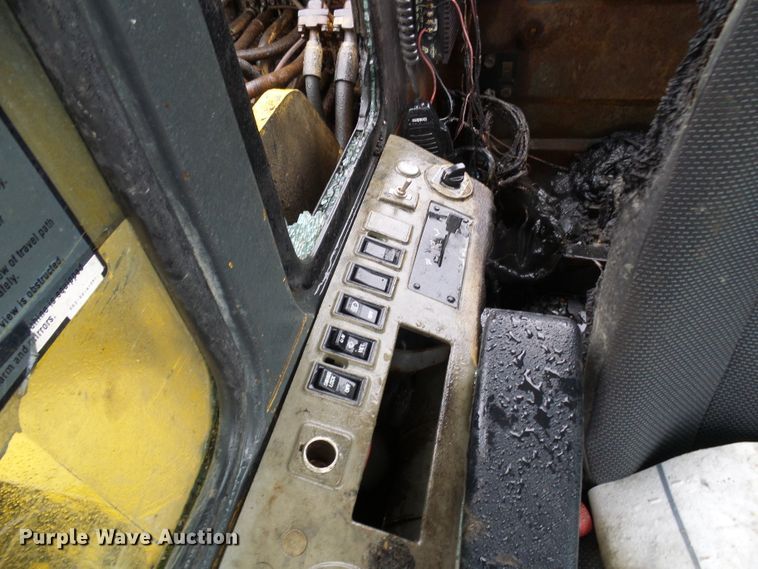 image for item DG2134 1998 Komatsu PC220LC-6LE  excavator