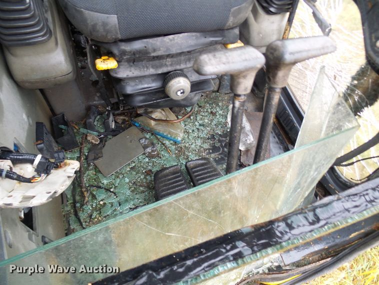 image for item DG2134 1998 Komatsu PC220LC-6LE  excavator