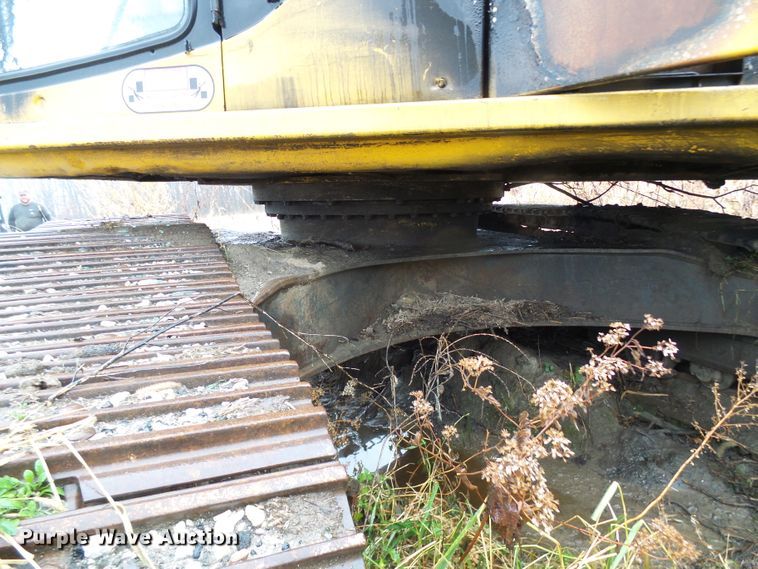 image for item DG2134 1998 Komatsu PC220LC-6LE  excavator