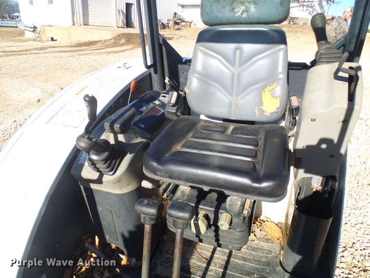 image for item DG2138 2007 Bobcat 331G  mini excavator