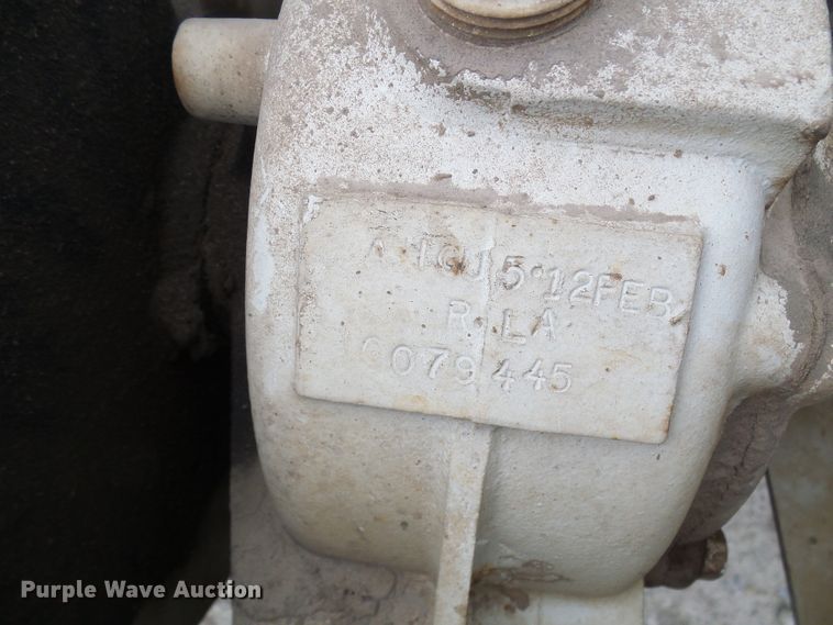 image for item DG2141 2001 International 4900  digger derrick truck