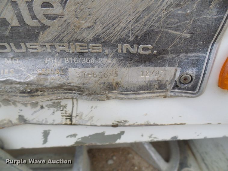 image for item DG2141 2001 International 4900  digger derrick truck