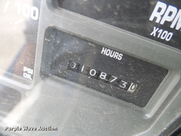 image for item DG2141 2001 International 4900  digger derrick truck