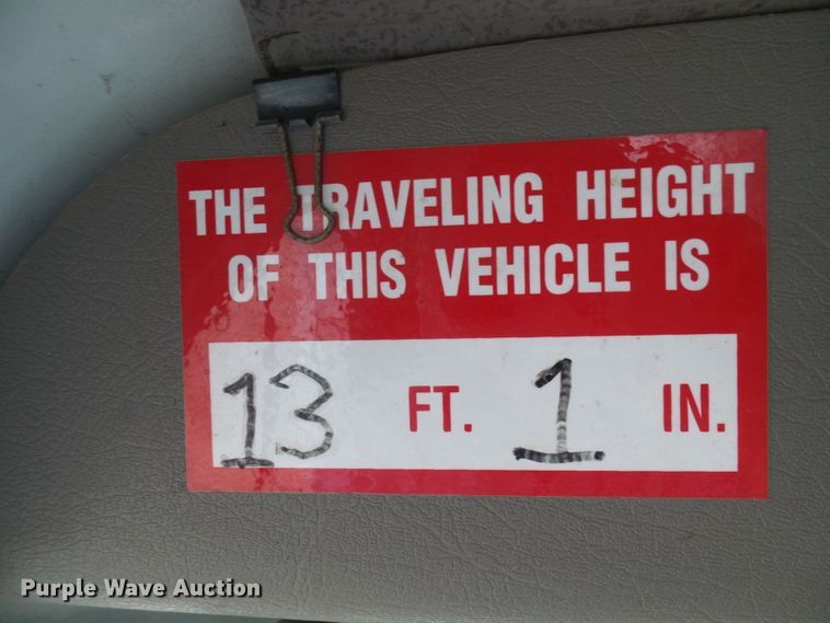 image for item DG2141 2001 International 4900  digger derrick truck