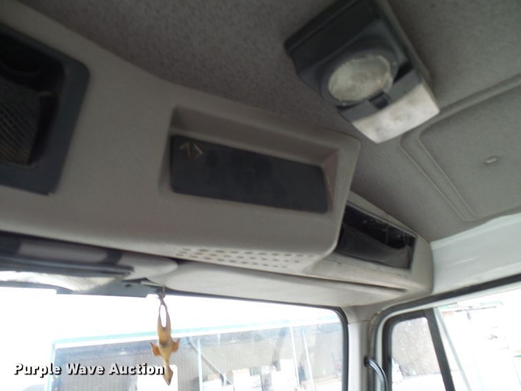 image for item DG2141 2001 International 4900  digger derrick truck