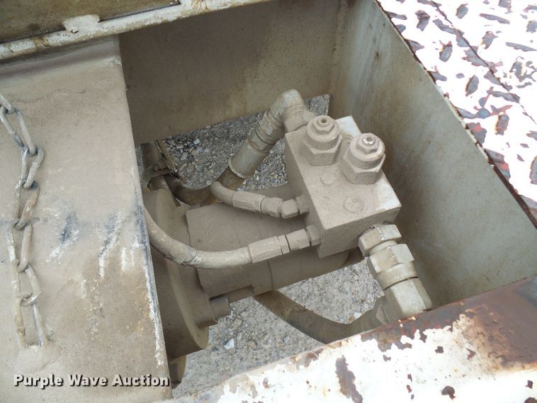 image for item DG2142 2006 International 7400  bucket truck