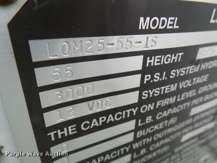 image for item DG2142 2006 International 7400  bucket truck