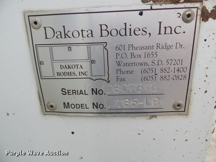 image for item DG2142 2006 International 7400  bucket truck