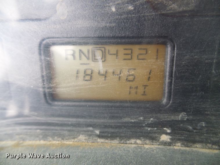 image for item DG2142 2006 International 7400  bucket truck