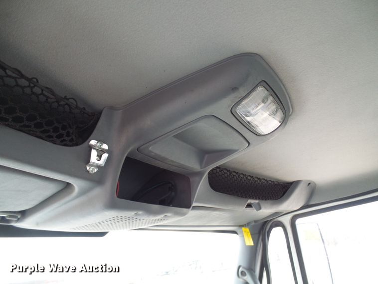 image for item DG2142 2006 International 7400  bucket truck