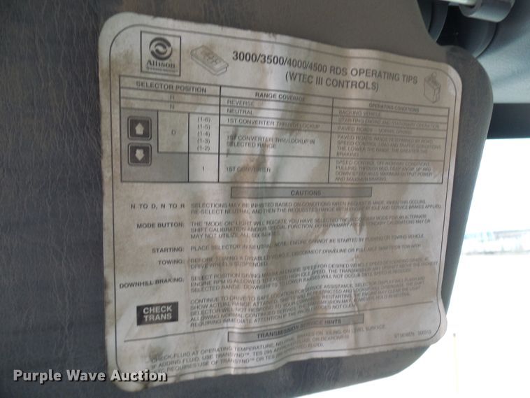 image for item DG2142 2006 International 7400  bucket truck