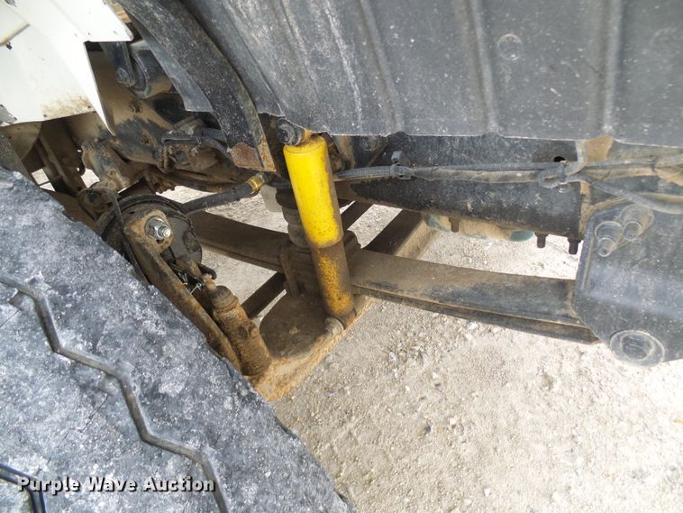 image for item DG2142 2006 International 7400  bucket truck