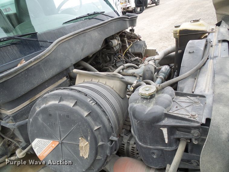 image for item DG2142 2006 International 7400  bucket truck