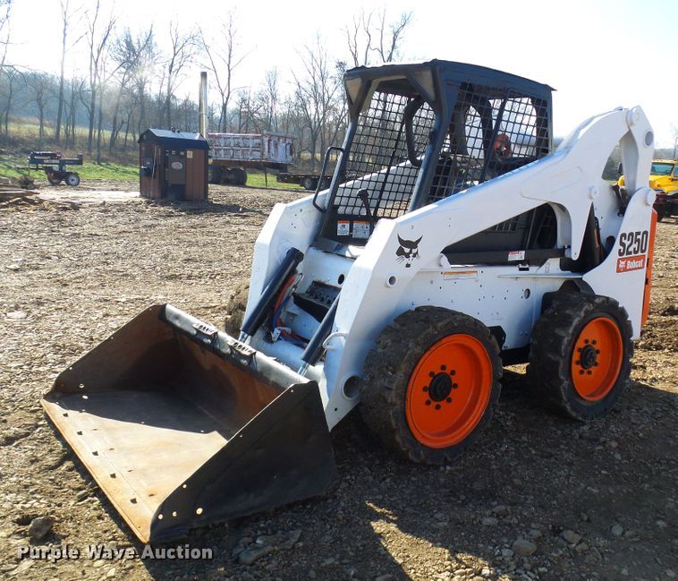 image for item DG2151 2008 Bobcat S250  skid steer loader