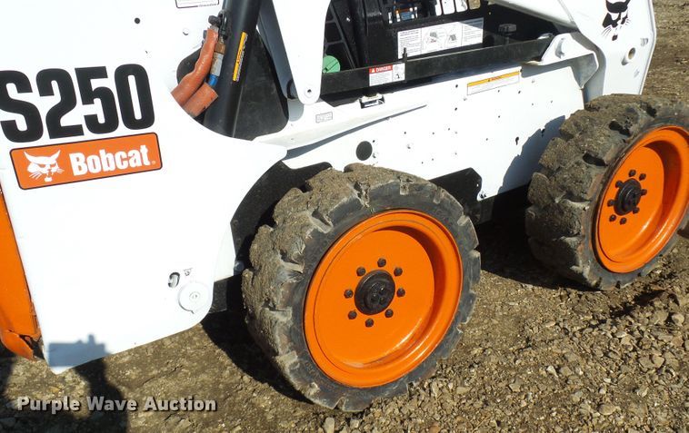 image for item DG2151 2008 Bobcat S250  skid steer loader