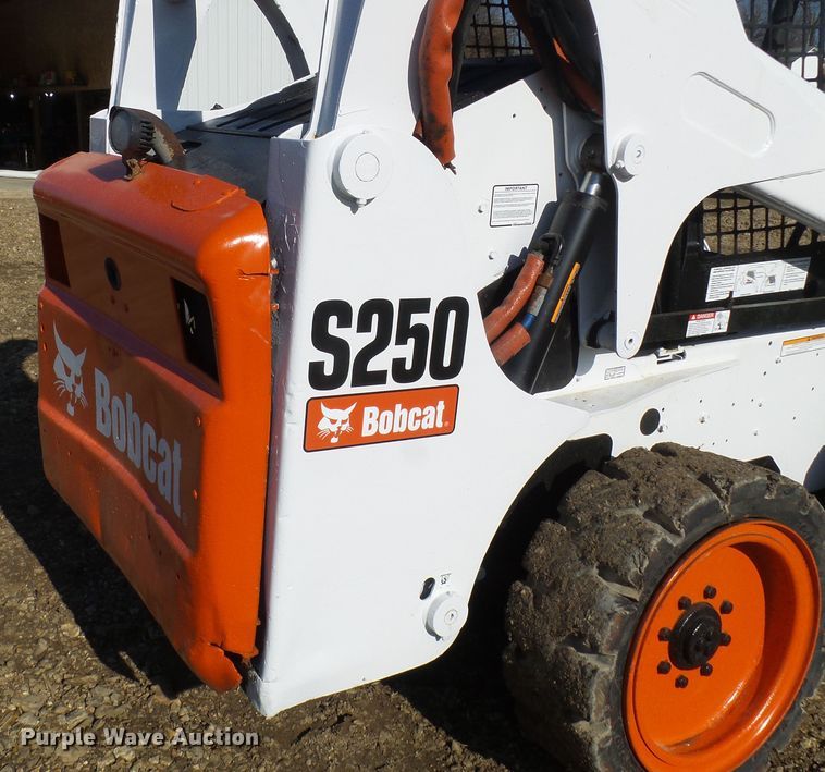 image for item DG2151 2008 Bobcat S250  skid steer loader