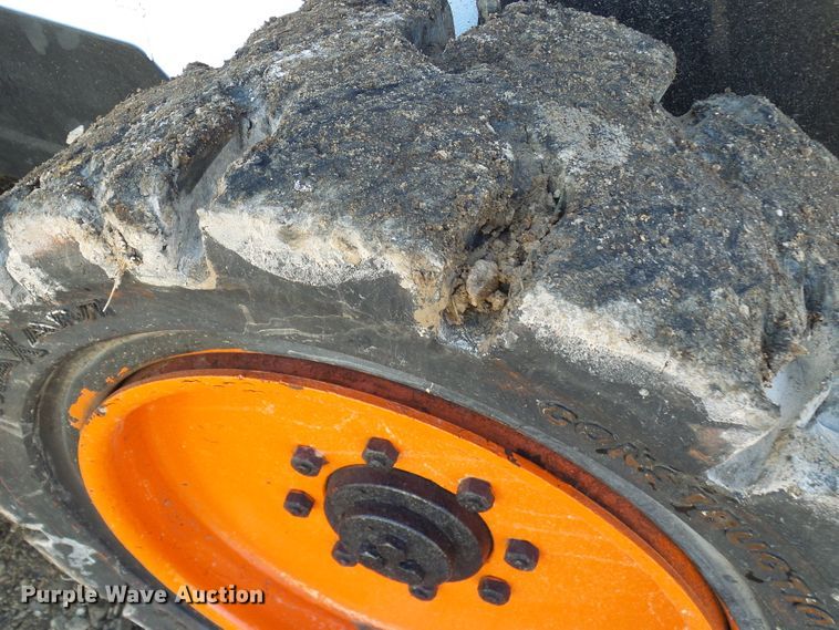 image for item DG2151 2008 Bobcat S250  skid steer loader