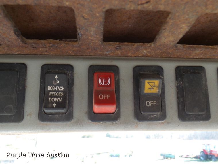 image for item DG2151 2008 Bobcat S250  skid steer loader