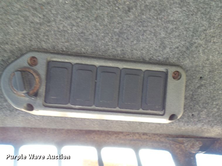 image for item DG2151 2008 Bobcat S250  skid steer loader