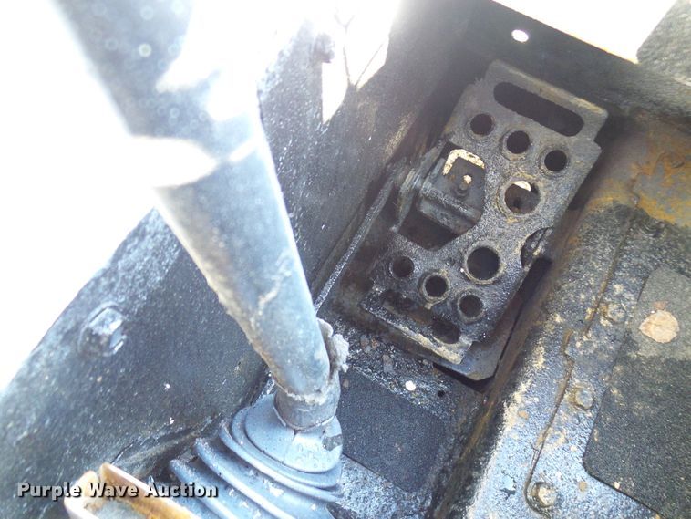 image for item DG2151 2008 Bobcat S250  skid steer loader