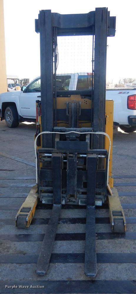 image for item DG4672 Yale NR040A  forklift