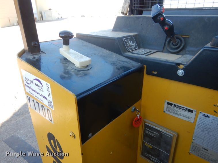 image for item DG4672 Yale NR040A  forklift