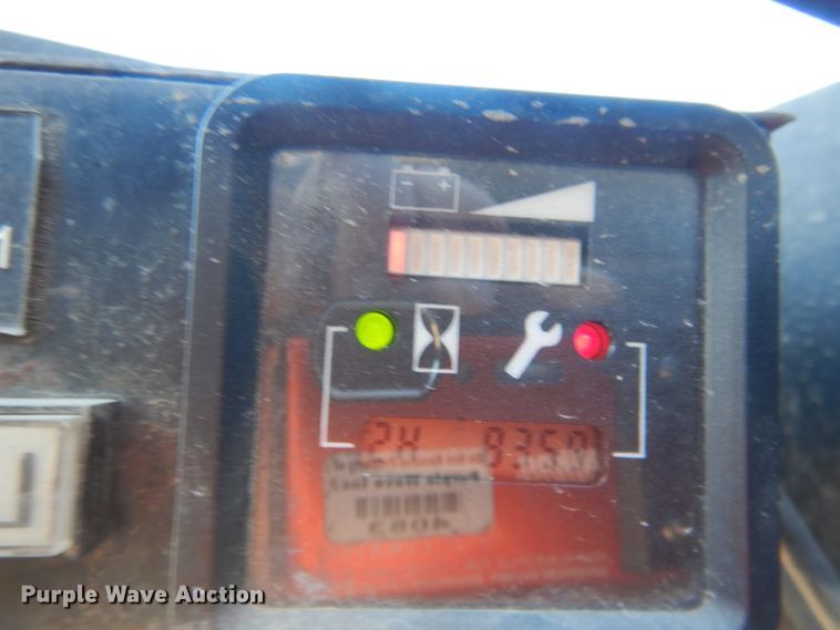 image for item DG4672 Yale NR040A  forklift