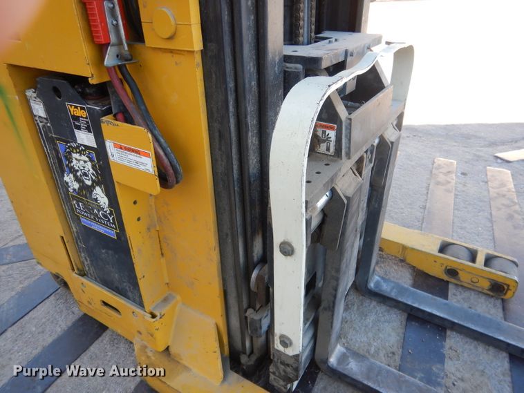 image for item DG4672 Yale NR040A  forklift