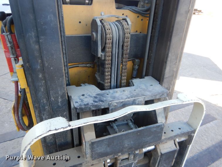 image for item DG4672 Yale NR040A  forklift
