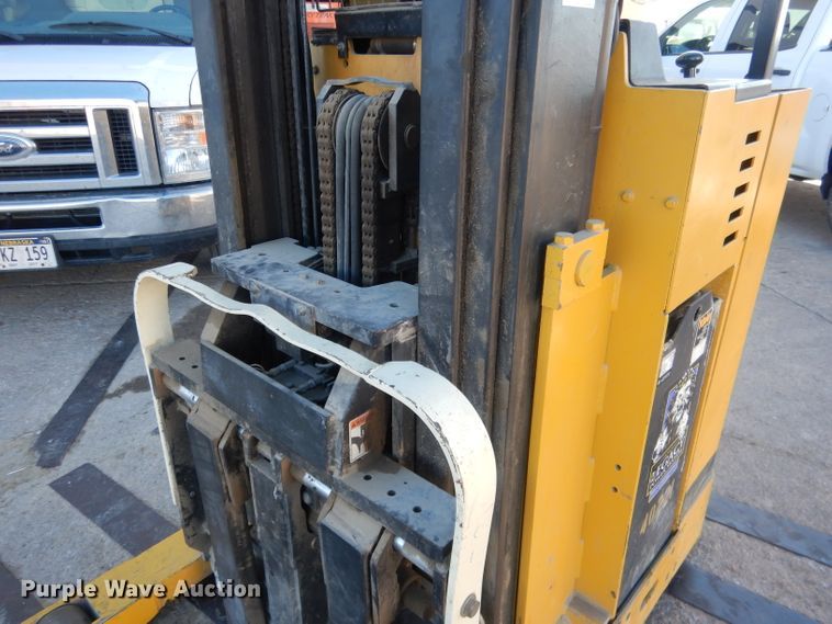 image for item DG4672 Yale NR040A  forklift