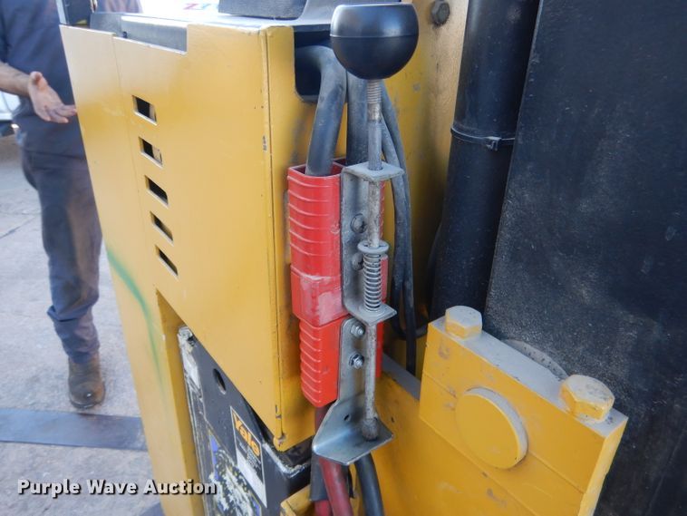 image for item DG4672 Yale NR040A  forklift