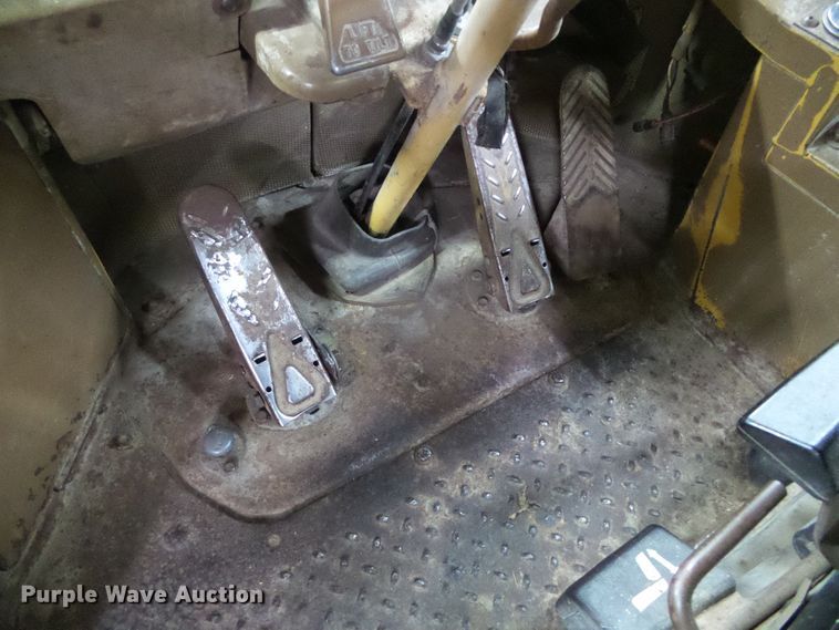 image for item DG8398 1987 Caterpillar 966D  wheel loader