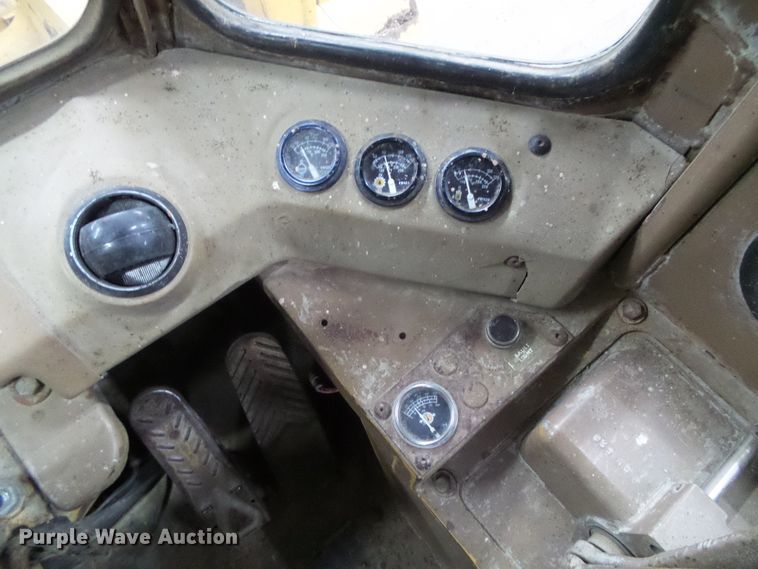 image for item DG8398 1987 Caterpillar 966D  wheel loader