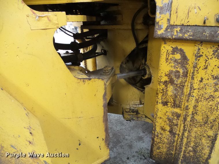 image for item DG8398 1987 Caterpillar 966D  wheel loader