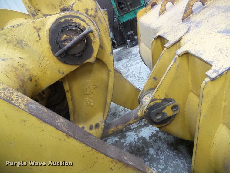 image for item DG8398 1987 Caterpillar 966D  wheel loader